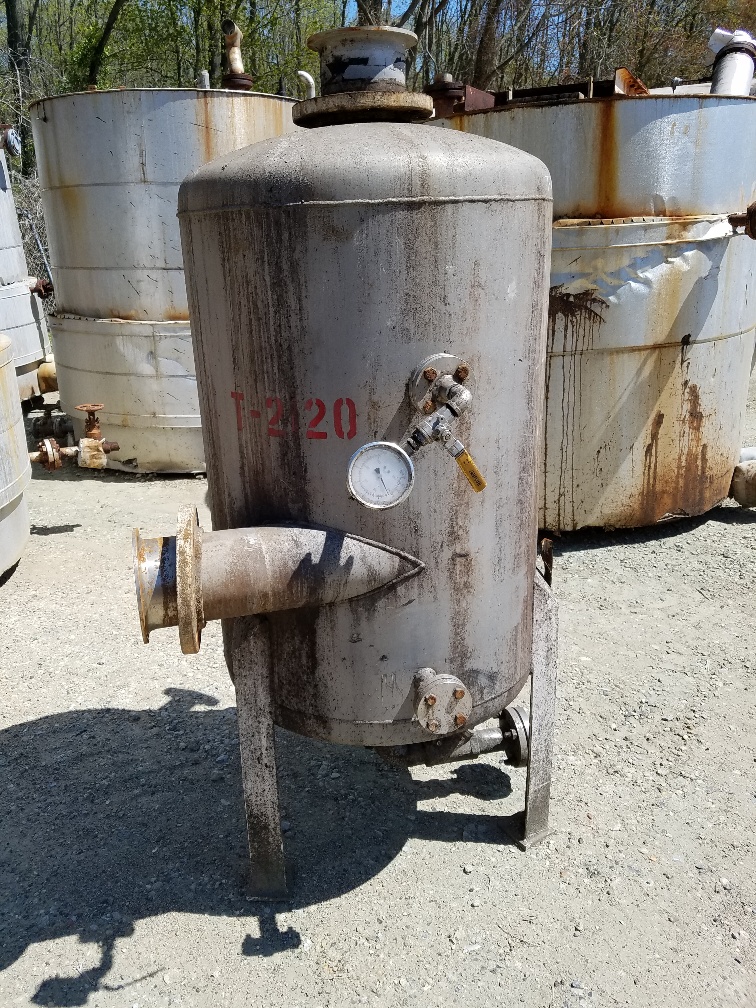 used 130 Gallon Stainless Steel storage tank, dish top, dish bottom.  Approx. 2'6